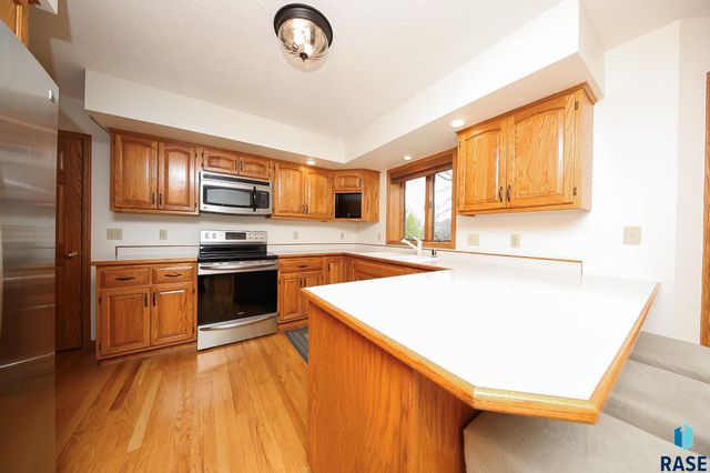 1017 E 63rd St Street, Sioux Falls, SD 57108