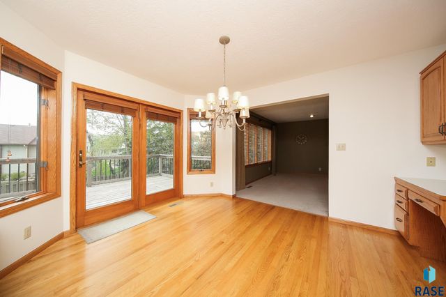 1017 E 63rd St Street, Sioux Falls, SD 57108