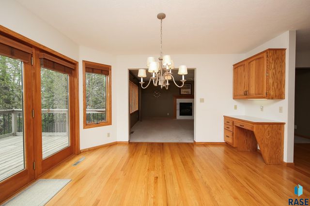 1017 E 63rd St Street, Sioux Falls, SD 57108