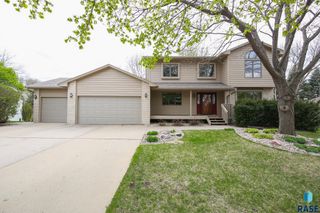 1017 E 63rd St Street, Sioux Falls, SD 57108