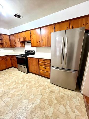 44 Rivercrest DR, Portsmouth, VA 23701