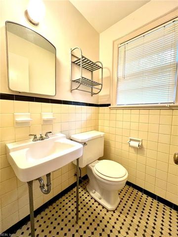 44 Rivercrest DR, Portsmouth, VA 23701