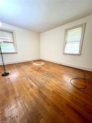 44 Rivercrest DR, Portsmouth, VA 23701