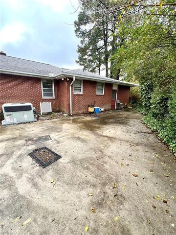 44 Rivercrest DR, Portsmouth, VA 23701