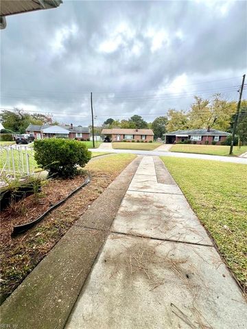 44 Rivercrest DR, Portsmouth, VA 23701