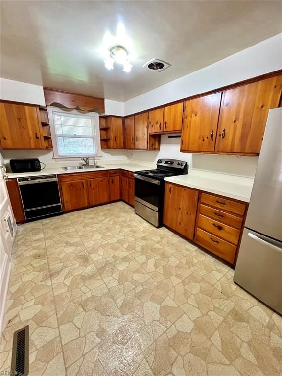 44 Rivercrest DR, Portsmouth, VA 23701