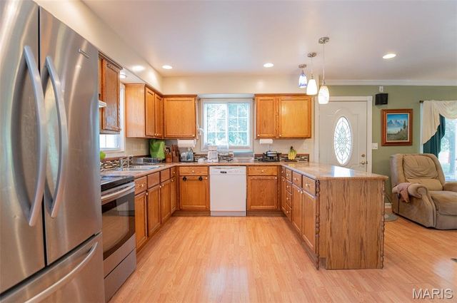 54 County Road 3160, Salem, MO 65560