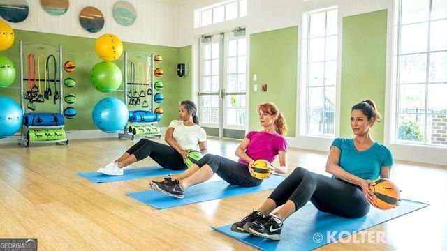 527 Hazelnut Drive, Peachtree City, GA 30269