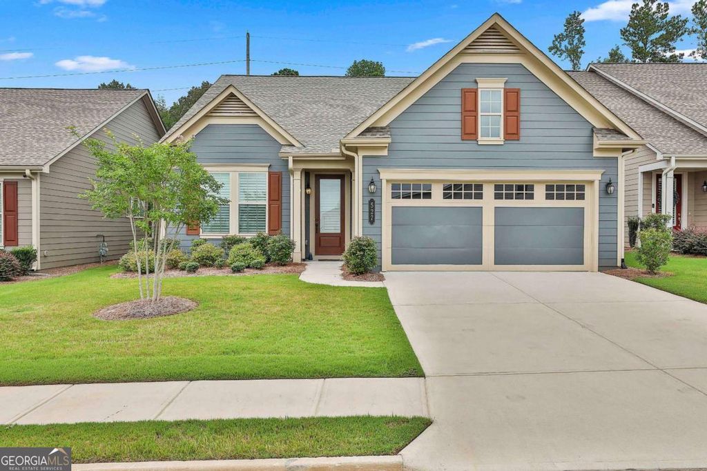 527 Hazelnut Drive, Peachtree City, GA 30269