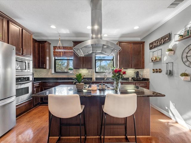 905 Garden Oaks Terrace, Houston, TX 77018