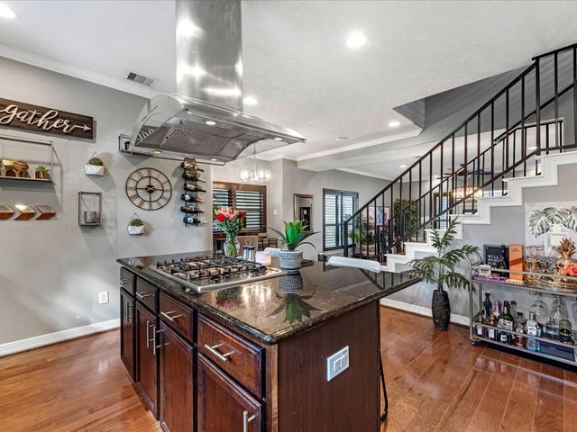 905 Garden Oaks Terrace, Houston, TX 77018