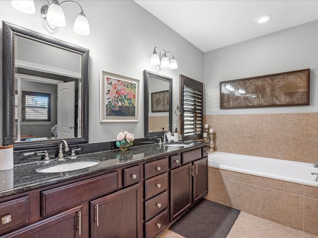 905 Garden Oaks Terrace, Houston, TX 77018