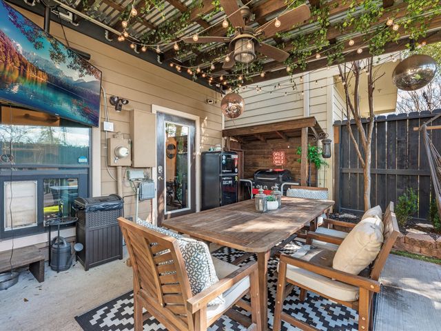 905 Garden Oaks Terrace, Houston, TX 77018