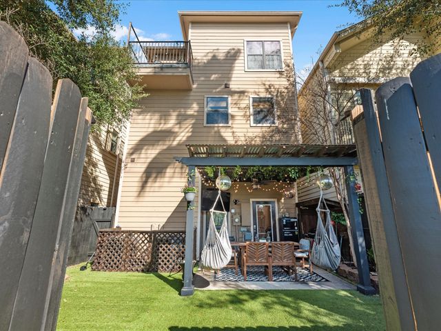 905 Garden Oaks Terrace, Houston, TX 77018