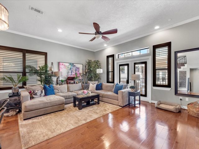 905 Garden Oaks Terrace, Houston, TX 77018