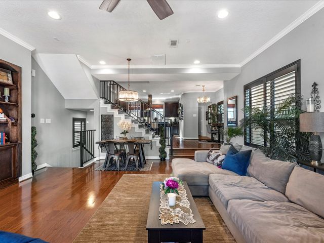 905 Garden Oaks Terrace, Houston, TX 77018