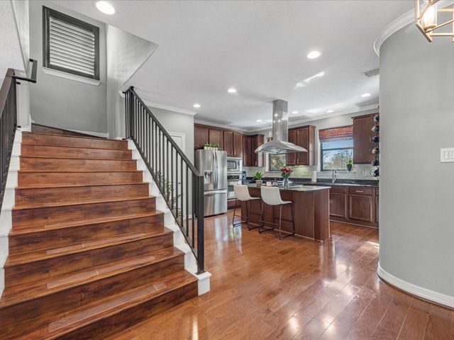 905 Garden Oaks Terrace, Houston, TX 77018