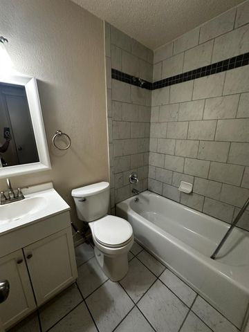 5403 West Gate BLVD B, Austin, TX 78745