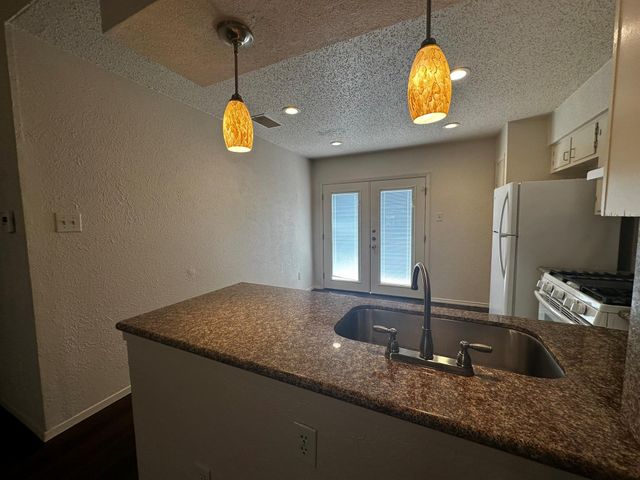 5403 West Gate BLVD B, Austin, TX 78745