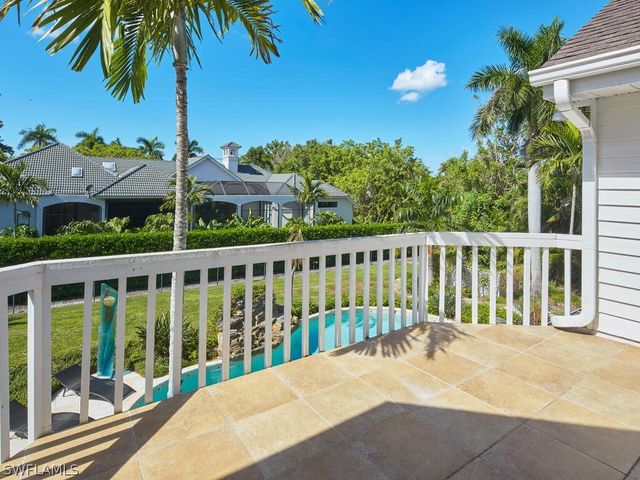 2750 Treasure LN, Naples, FL 34102