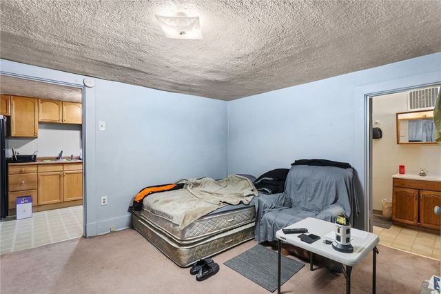 425 Braddock Rd, Forest Hills Boro, PA 15221