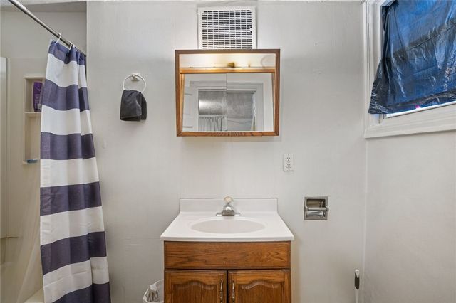 425 Braddock Rd, Forest Hills Boro, PA 15221