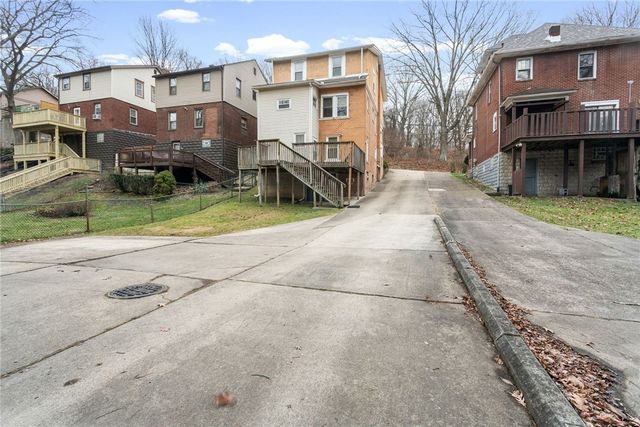 425 Braddock Rd, Forest Hills Boro, PA 15221