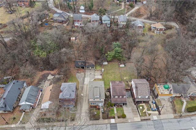 425 Braddock Rd, Forest Hills Boro, PA 15221