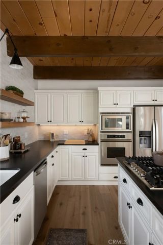 394 Ca-173, Lake Arrowhead, CA 92352