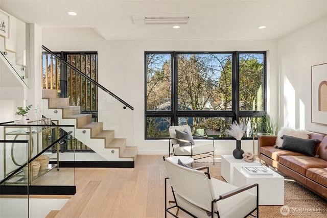 413 99th Avenue NE, Bellevue, WA 98004