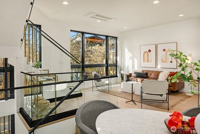 413 99th Avenue NE, Bellevue, WA 98004