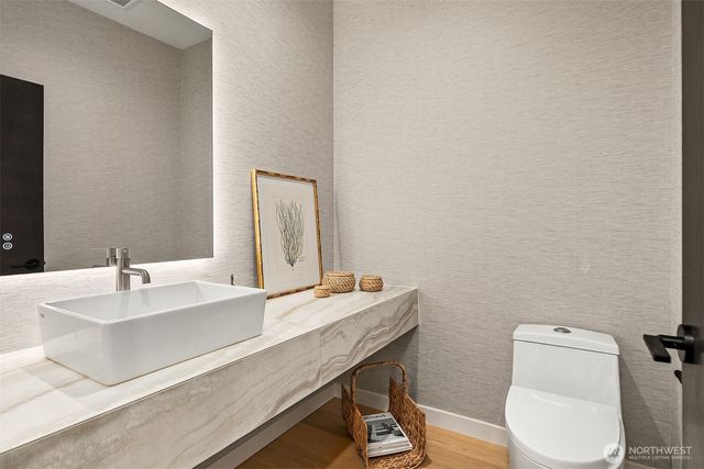 413 99th Avenue NE, Bellevue, WA 98004