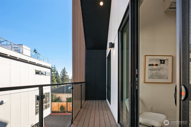 413 99th Avenue NE, Bellevue, WA 98004