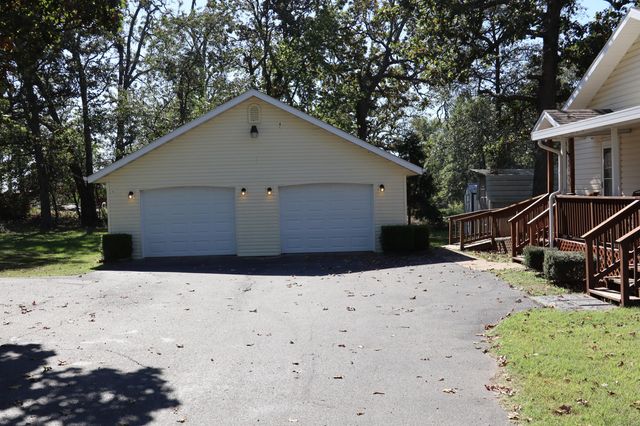 11919 Farm Road 2010, Monett, MO 65708