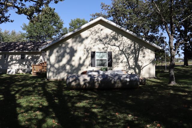 11919 Farm Road 2010, Monett, MO 65708