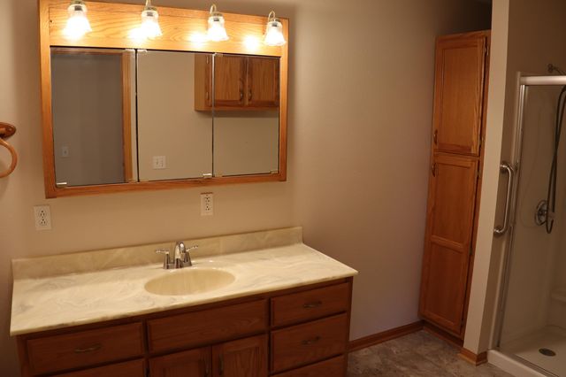 11919 Farm Road 2010, Monett, MO 65708