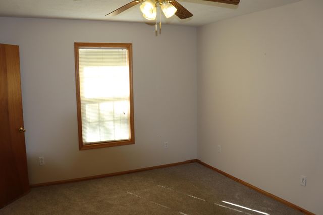 11919 Farm Road 2010, Monett, MO 65708