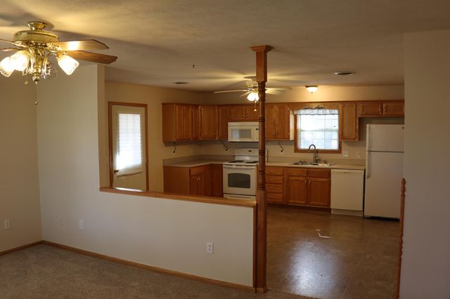11919 Farm Road 2010, Monett, MO 65708