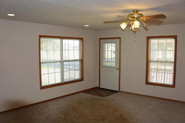 11919 Farm Road 2010, Monett, MO 65708