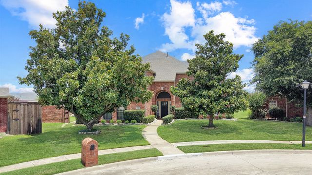 3936 Gillespie Drive, Carrollton, TX 75010