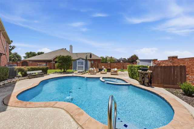3936 Gillespie Drive, Carrollton, TX 75010