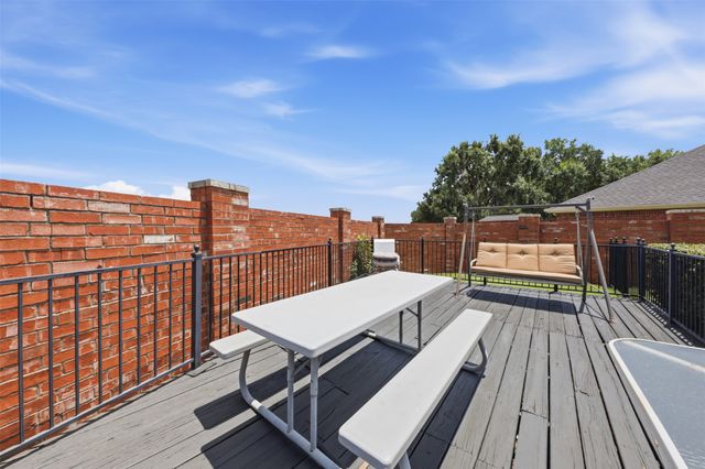 3936 Gillespie Drive, Carrollton, TX 75010