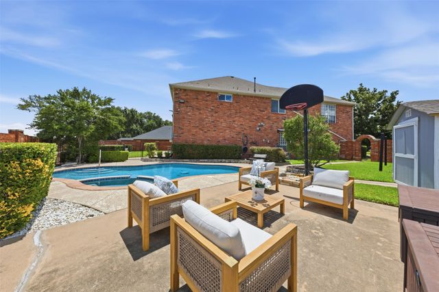 3936 Gillespie Drive, Carrollton, TX 75010
