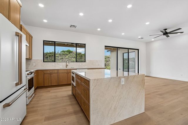 2246 E MANANA Road, New River, AZ 85087