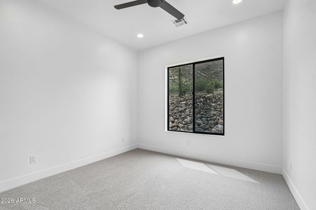 2246 E MANANA Road, New River, AZ 85087