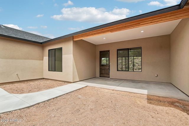2246 E MANANA Road, New River, AZ 85087
