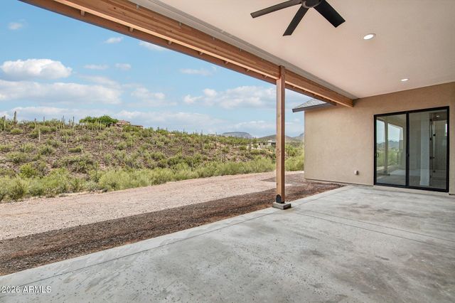2246 E MANANA Road, New River, AZ 85087