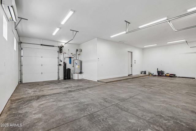 2246 E MANANA Road, New River, AZ 85087