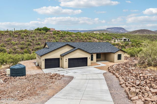 2246 E MANANA Road, New River, AZ 85087