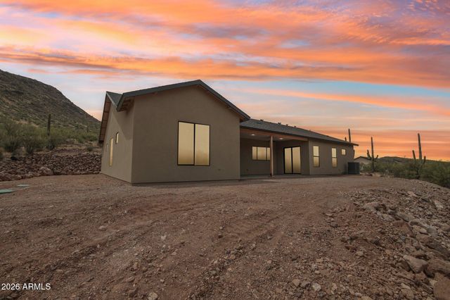 2246 E MANANA Road, New River, AZ 85087